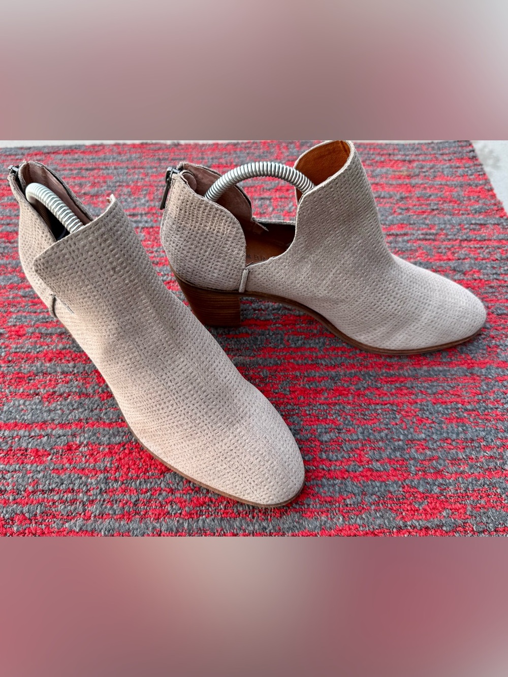 🎒Lucky Brand Powe Perforated Suede Ankle Booties Cutout Block Heel Size 10M